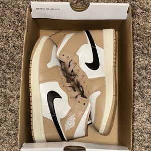 Nike High-Top Sneakers in Beige and White